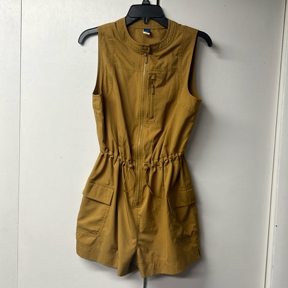 stretchteck Pants - Lightweight sleeveless shorts romper.